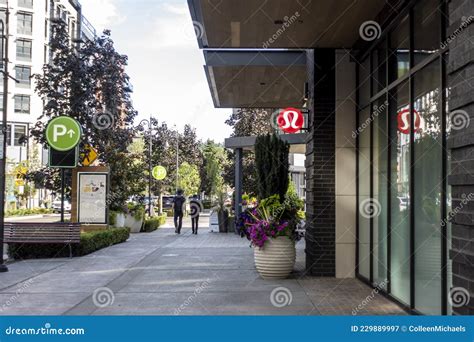 lululemon totem lake kirkland.